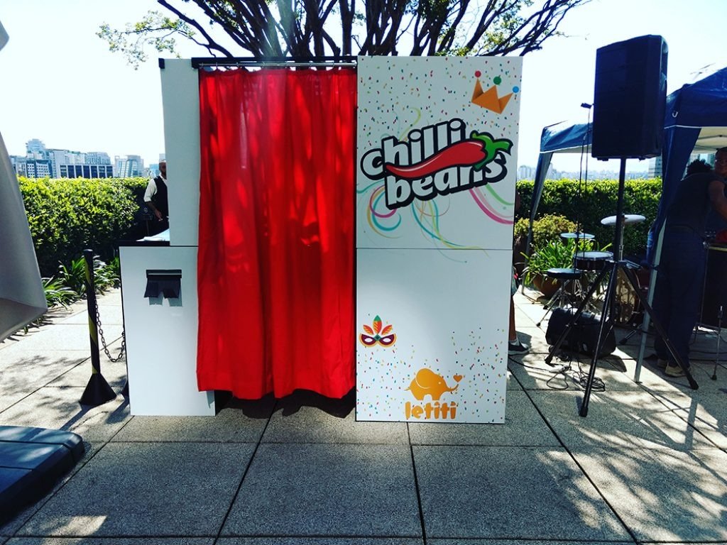 Cabine personalizada com marca do cliente