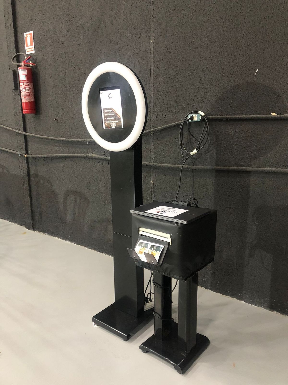 Totem Slim preto com ring light